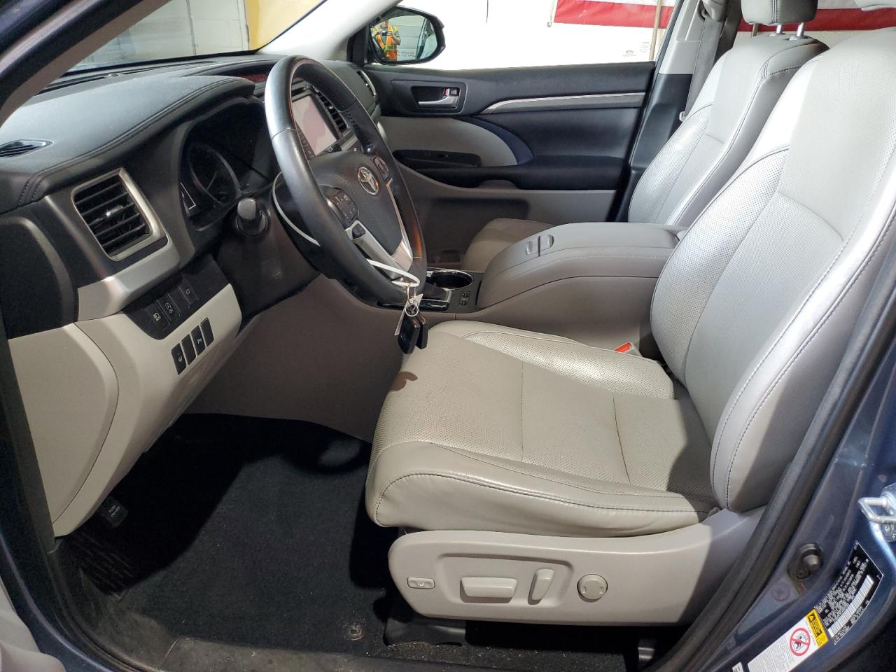 2018 Toyota Highlander Limited VIN: 5TDDZRFH7JS823595 Lot: 84950555