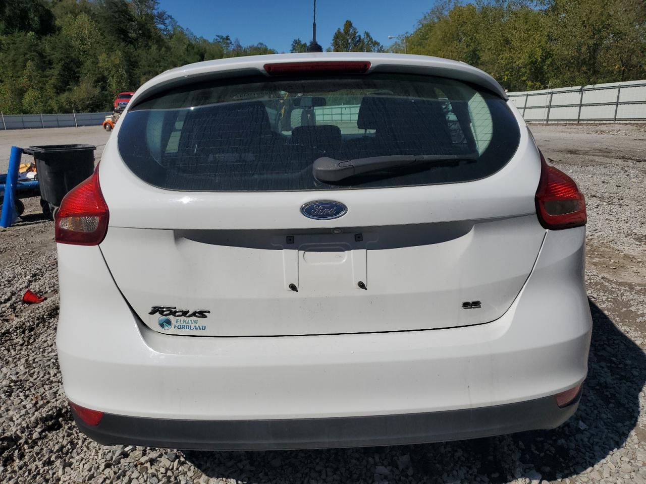 2017 Ford Focus Se VIN: 1FADP3K23HL346895 Lot: 85887635