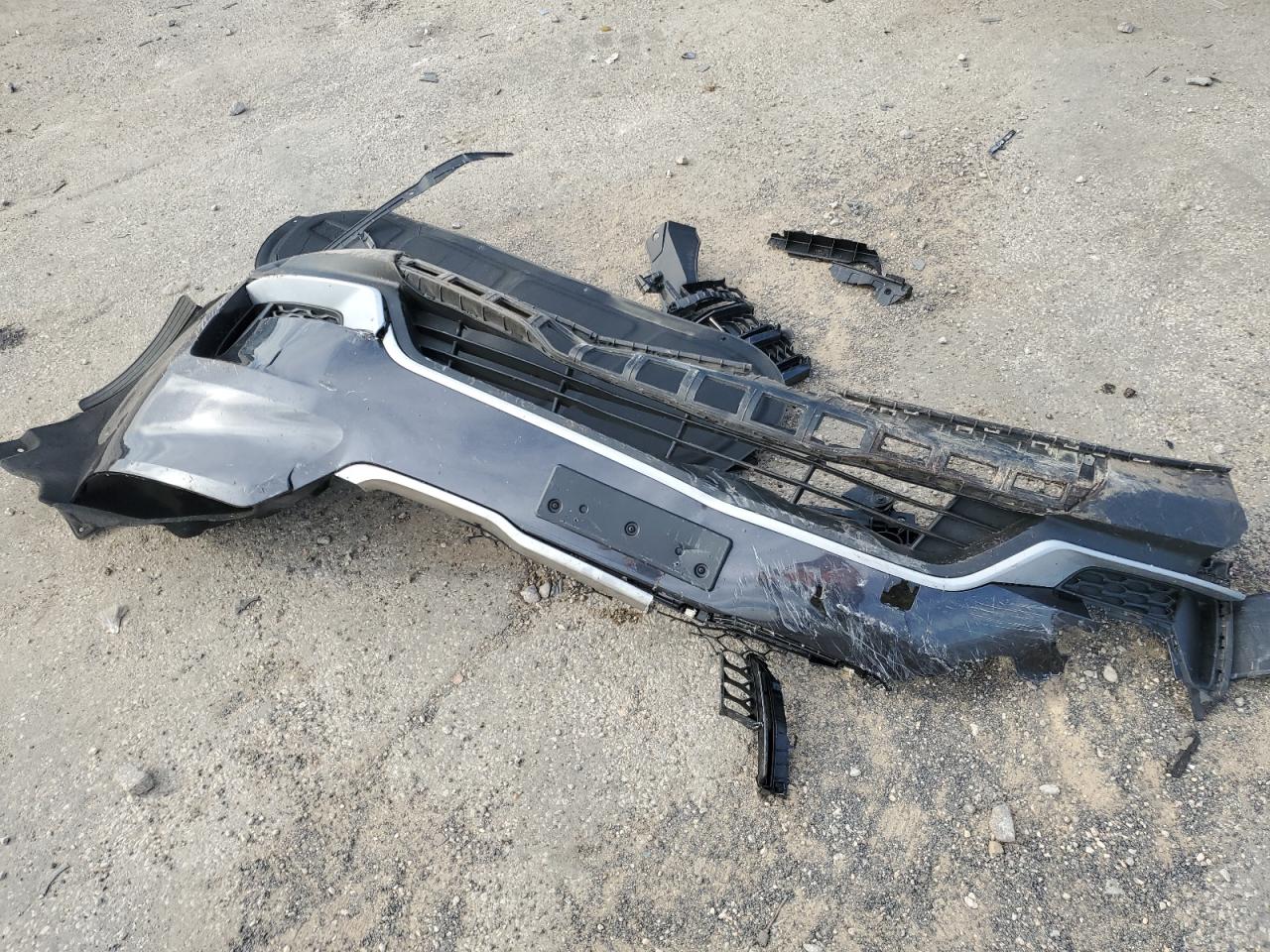 2023 Kia Carnival Lx VIN: KNDNB4H34P6235353 Lot: 84831845
