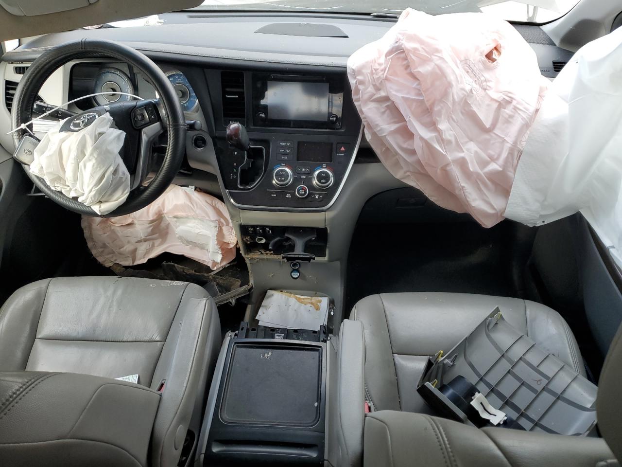 2015 Toyota Sienna Xle VIN: 5TDYK3DC9FS586402 Lot: 81035225