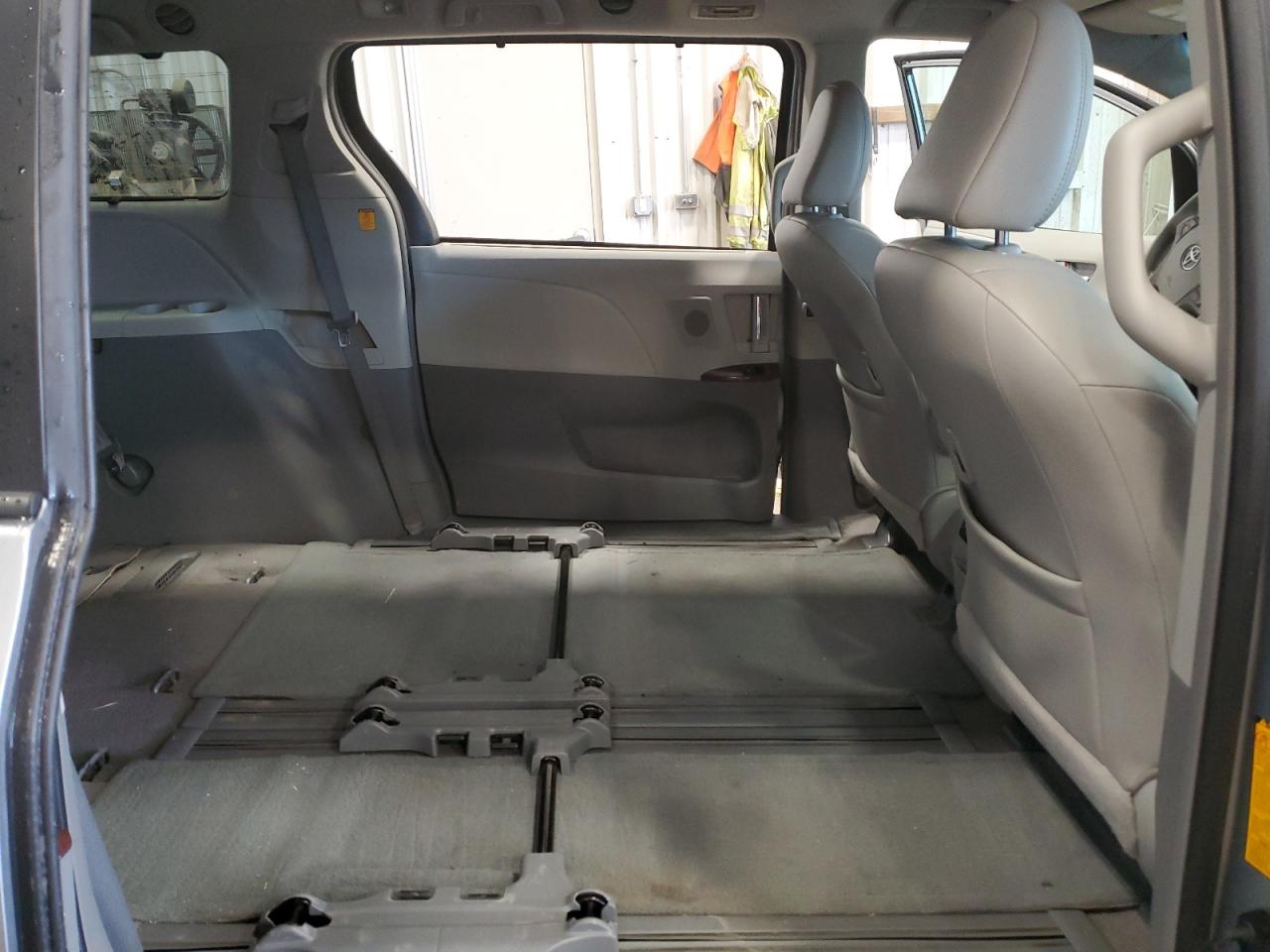 2011 Toyota Sienna Xle VIN: 5TDYK3DC9BS101542 Lot: 86266105