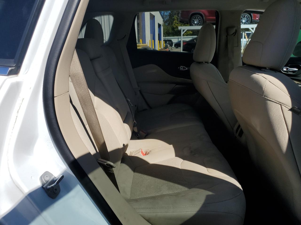 2019 Jeep Cherokee Latitude VIN: 1C4PJLCX8KD393070 Lot: 81947325