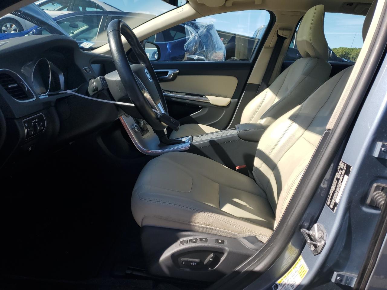 2017 Volvo V60 T5 Premier VIN: YV140MEK9H1368096 Lot: 87271045