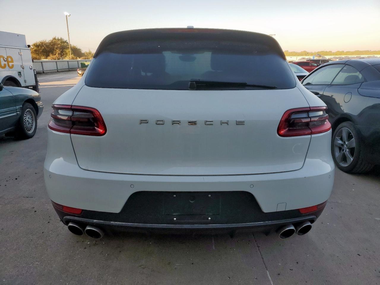 2018 Porsche Macan S VIN: WP1AB2A56JLB33803 Lot: 64833655