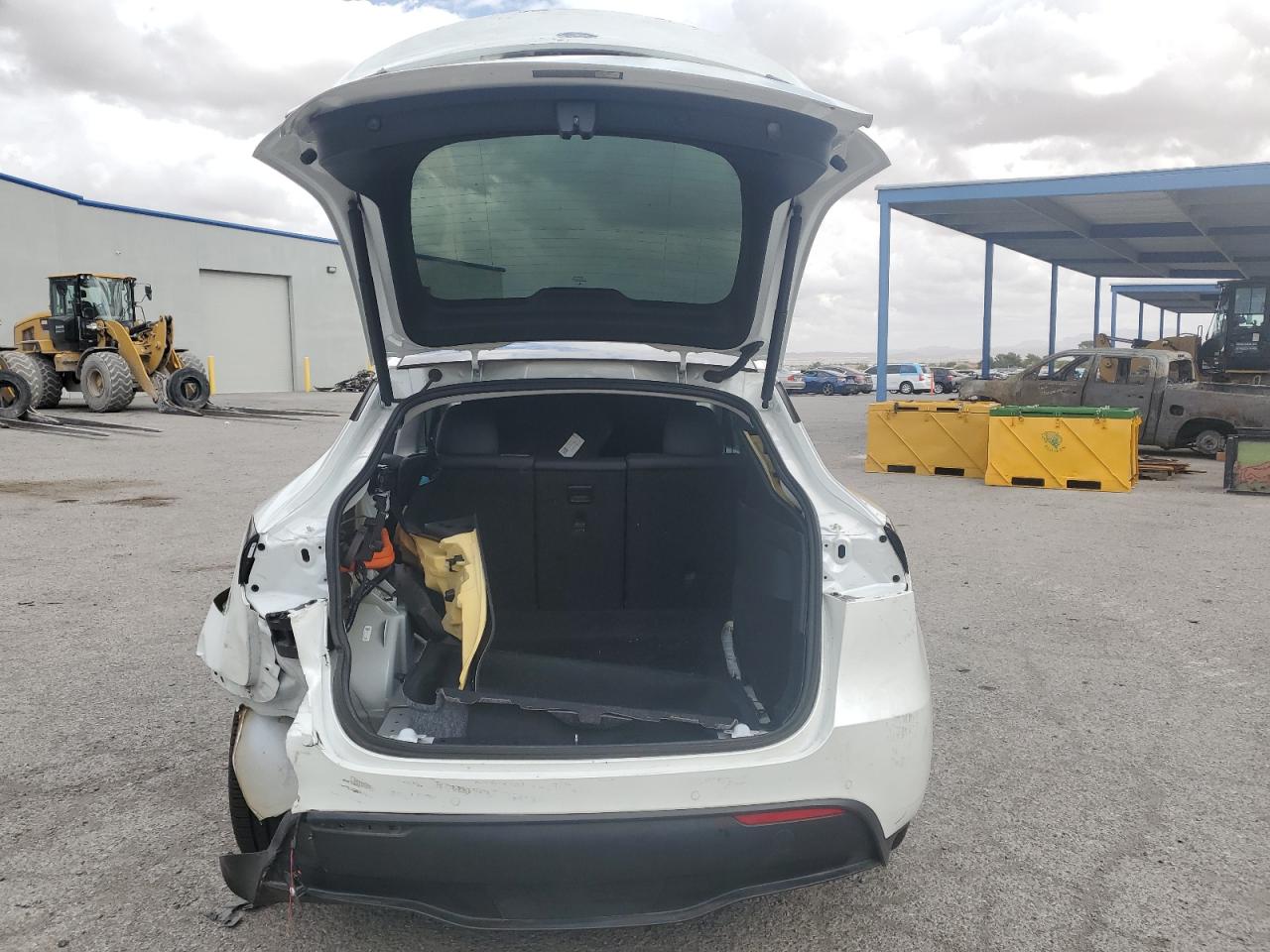 2020 Tesla Model Y VIN: 5YJYGDEE0LF047724 Lot: 85751705