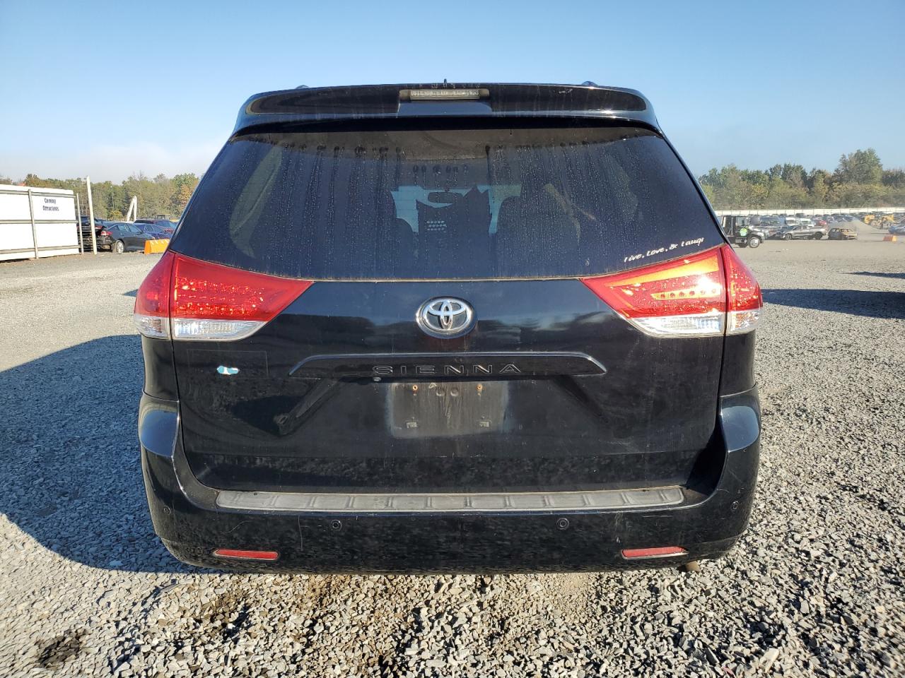 2011 Toyota Sienna Xle VIN: 5TDYK3DCXBS134677 Lot: 84698595