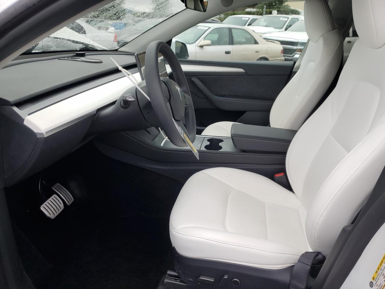 2025 Tesla Model Y VIN: 7SAYGDEF0SF305850 Lot: 85934125