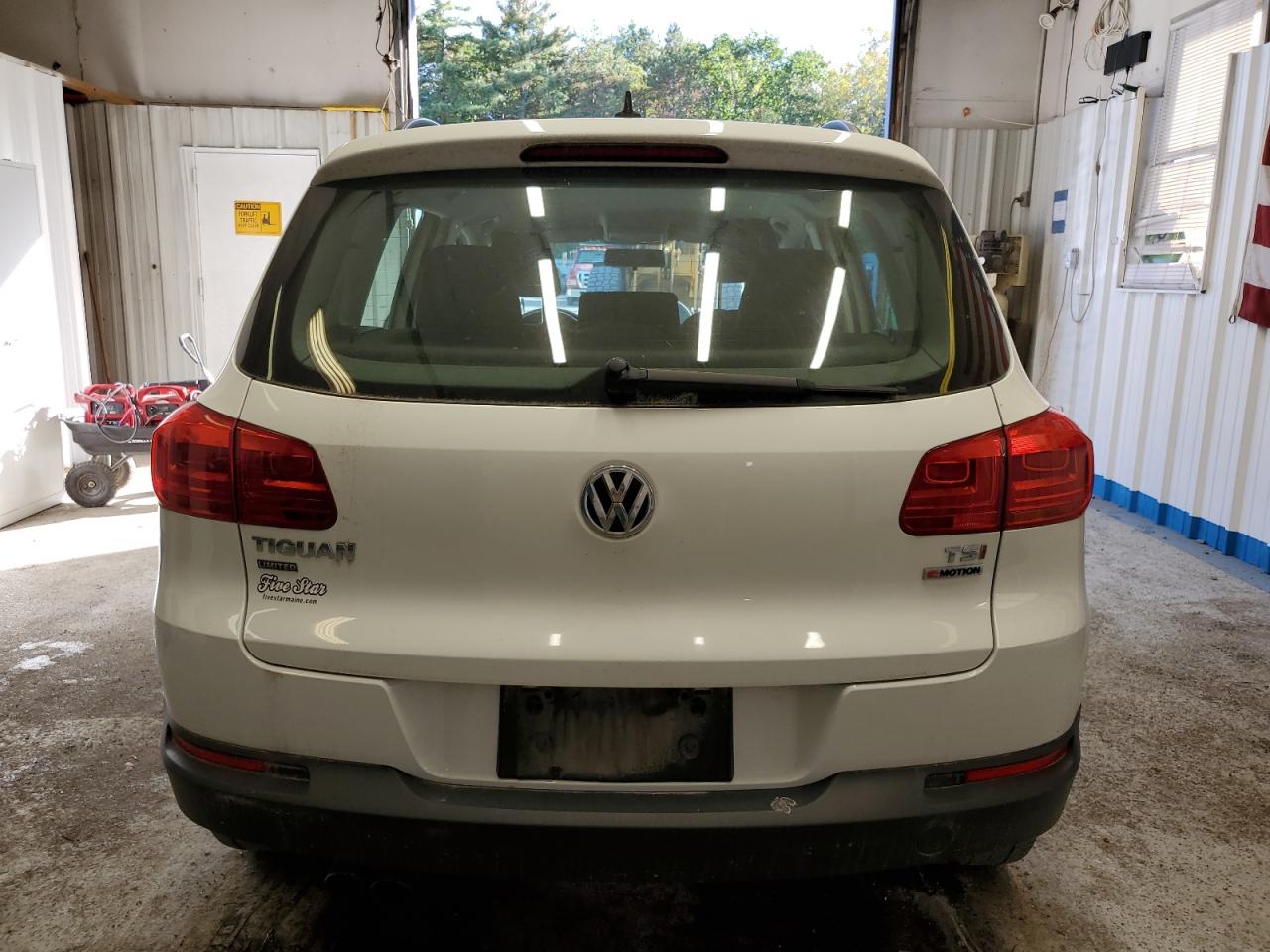 2018 Volkswagen Tiguan Limited VIN: WVGBV7AX2JK005491 Lot: 81971005