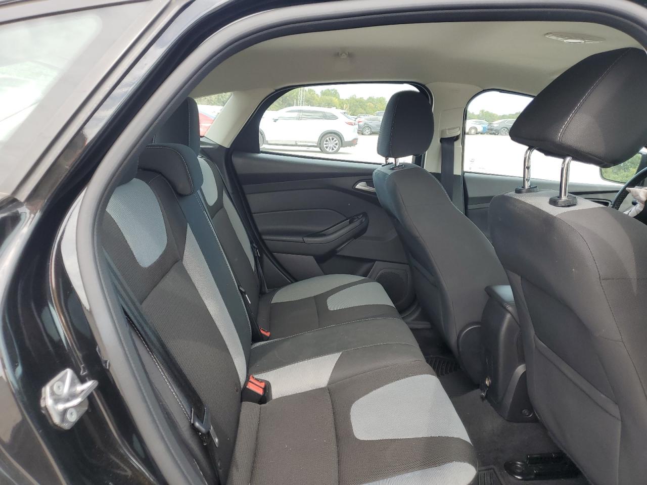 2014 Ford Focus Se VIN: 1FADP3K21EL419872 Lot: 85935585