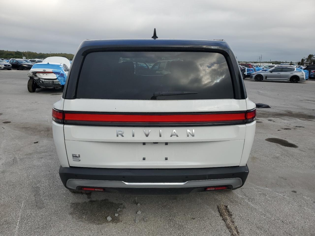 2024 Rivian R1S Adventure VIN: 7PDSGBBA0RN040075 Lot: 89470055
