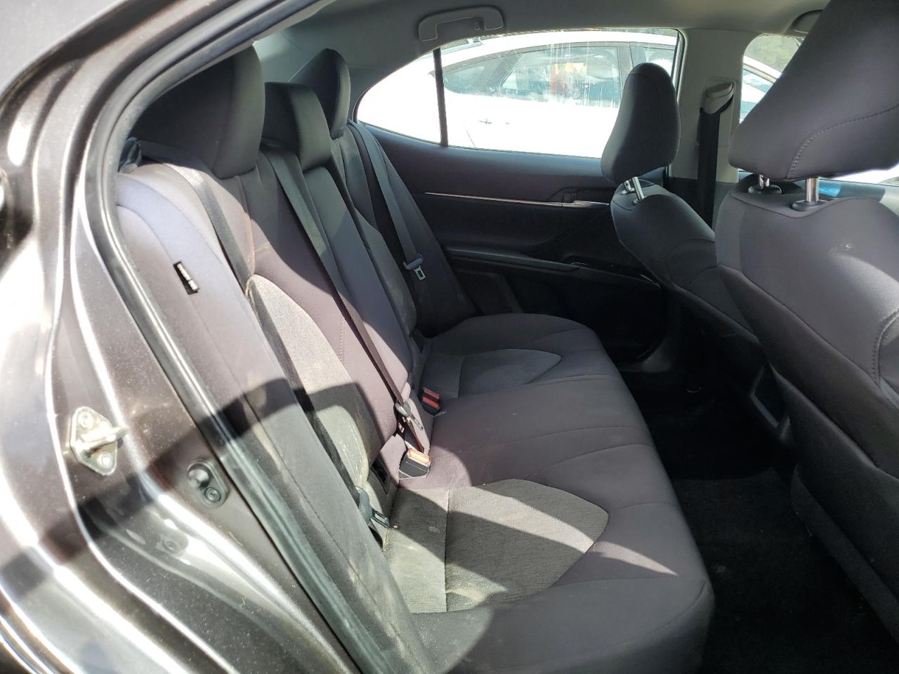 2020 Toyota Camry Le VIN: 4T1C11AK7LU890358 Lot: 84058535