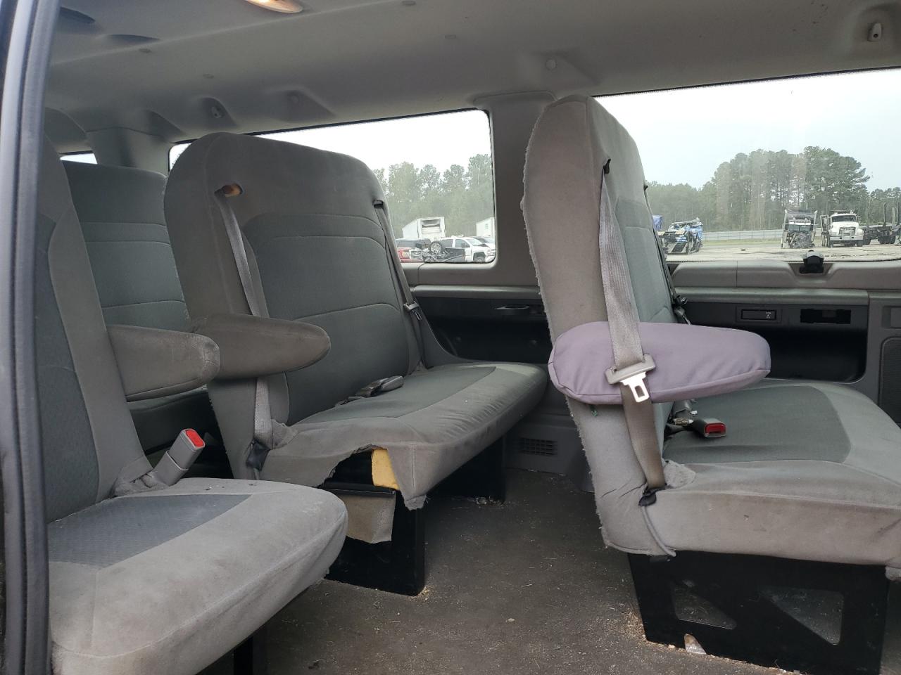 2009 Ford Econoline E350 Super Duty Wagon VIN: 1FDSS31LX9DA34154 Lot: 85284855