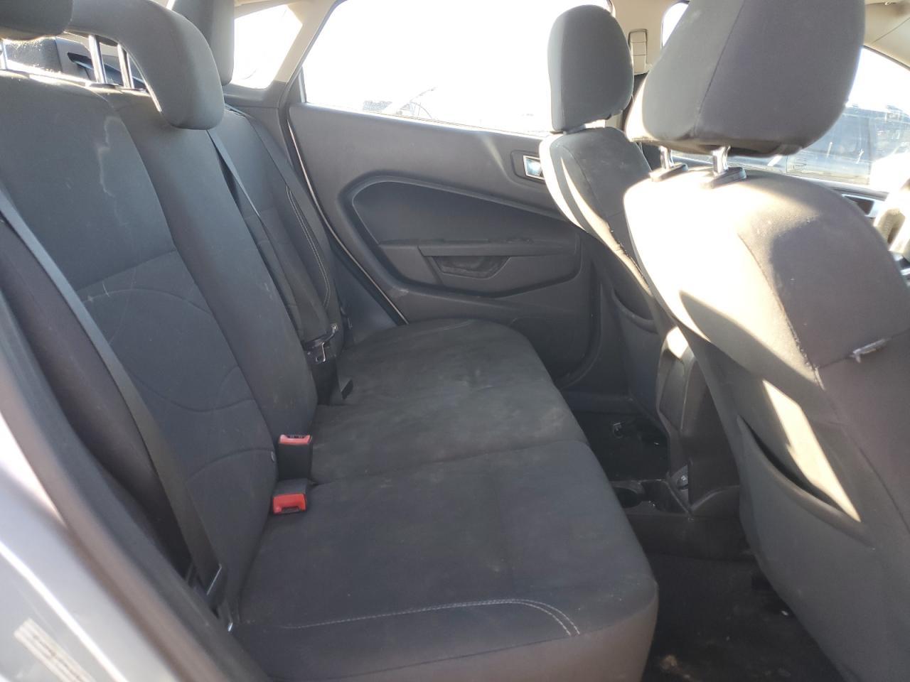 2015 Ford Fiesta VIN: 3FADP4BJXFM160666 Lot: 82572995