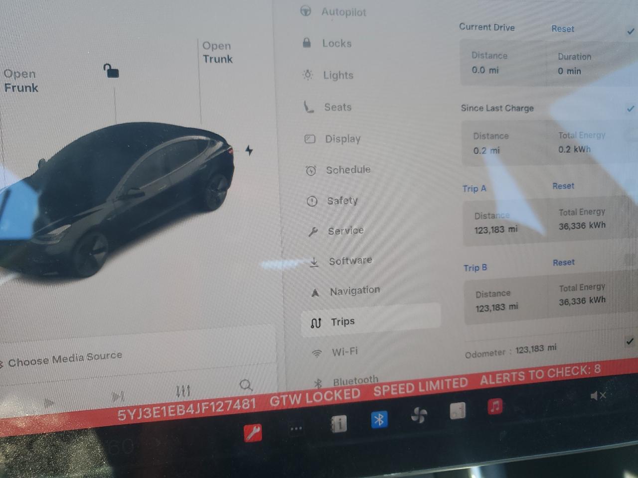 2018 Tesla Model 3 VIN: 5YJ3E1EB4JF127481 Lot: 87193885