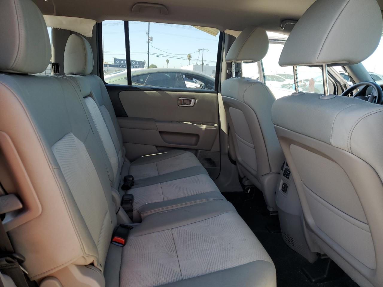 2015 Honda Pilot Lx VIN: 5FNYF3H28FB030379 Lot: 82264705