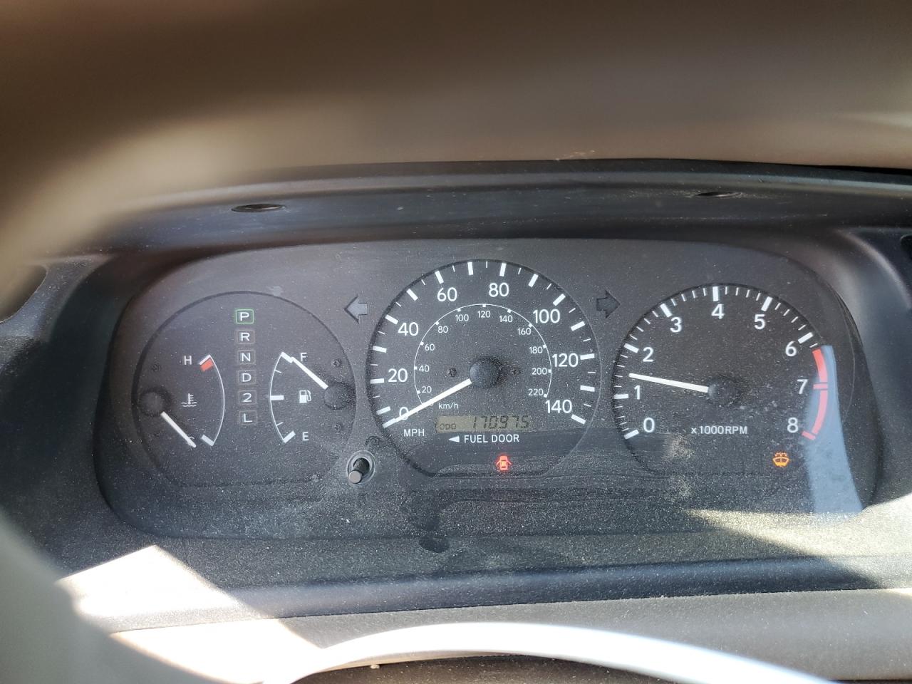 2000 Toyota Camry Le VIN: 4T1BF22K8YU112594 Lot: 82740115