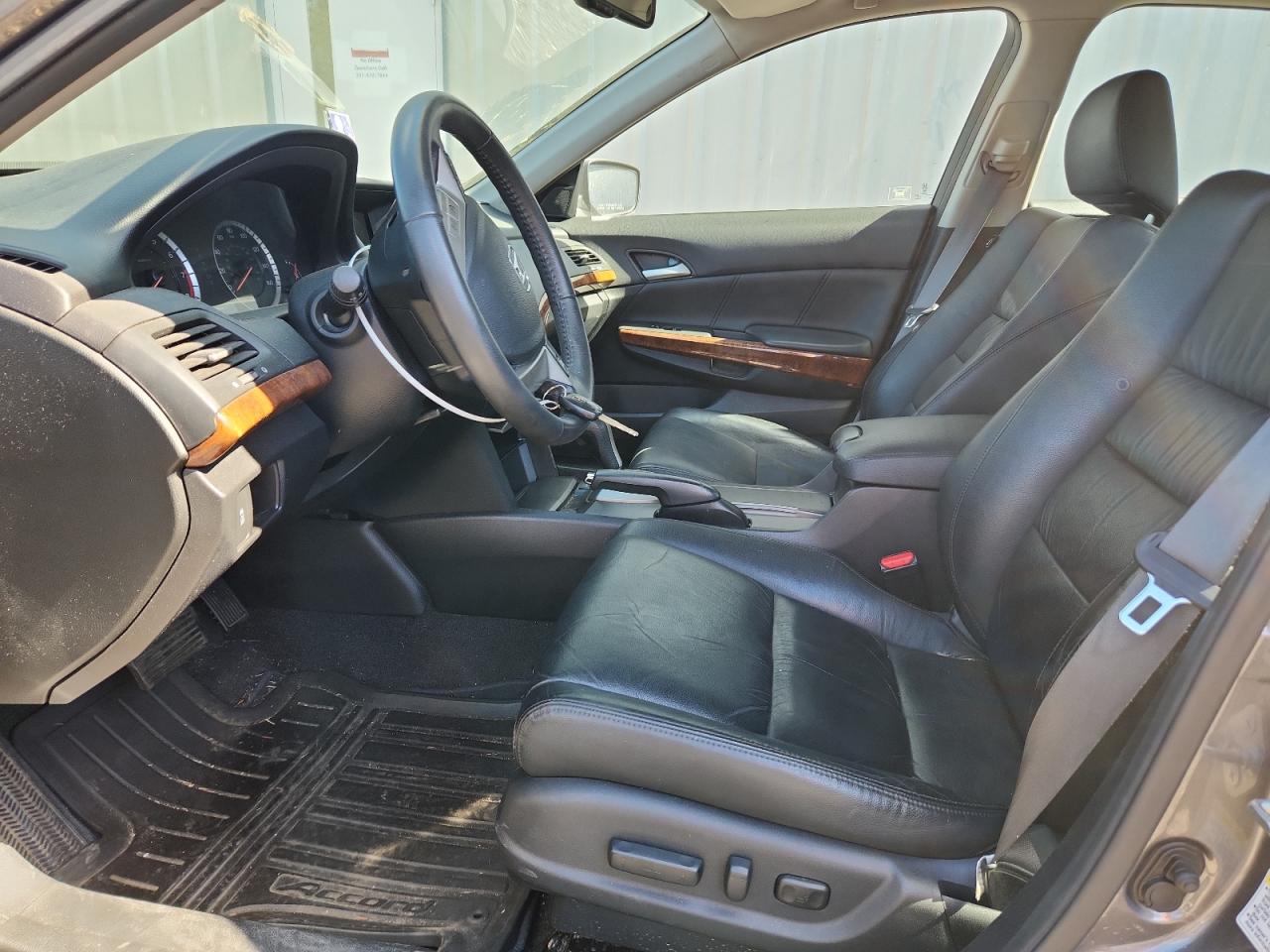 2011 Honda Accord Exl VIN: 1HGCP3F89BA010838 Lot: 84919565