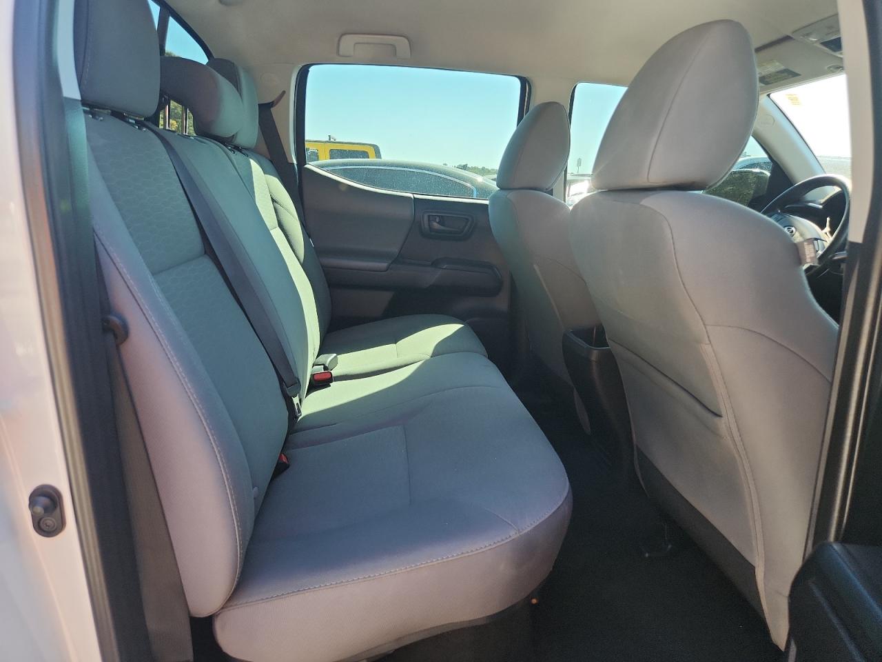 2017 Toyota Tacoma Double Cab VIN: 5TFAX5GN8HX086692 Lot: 82482265