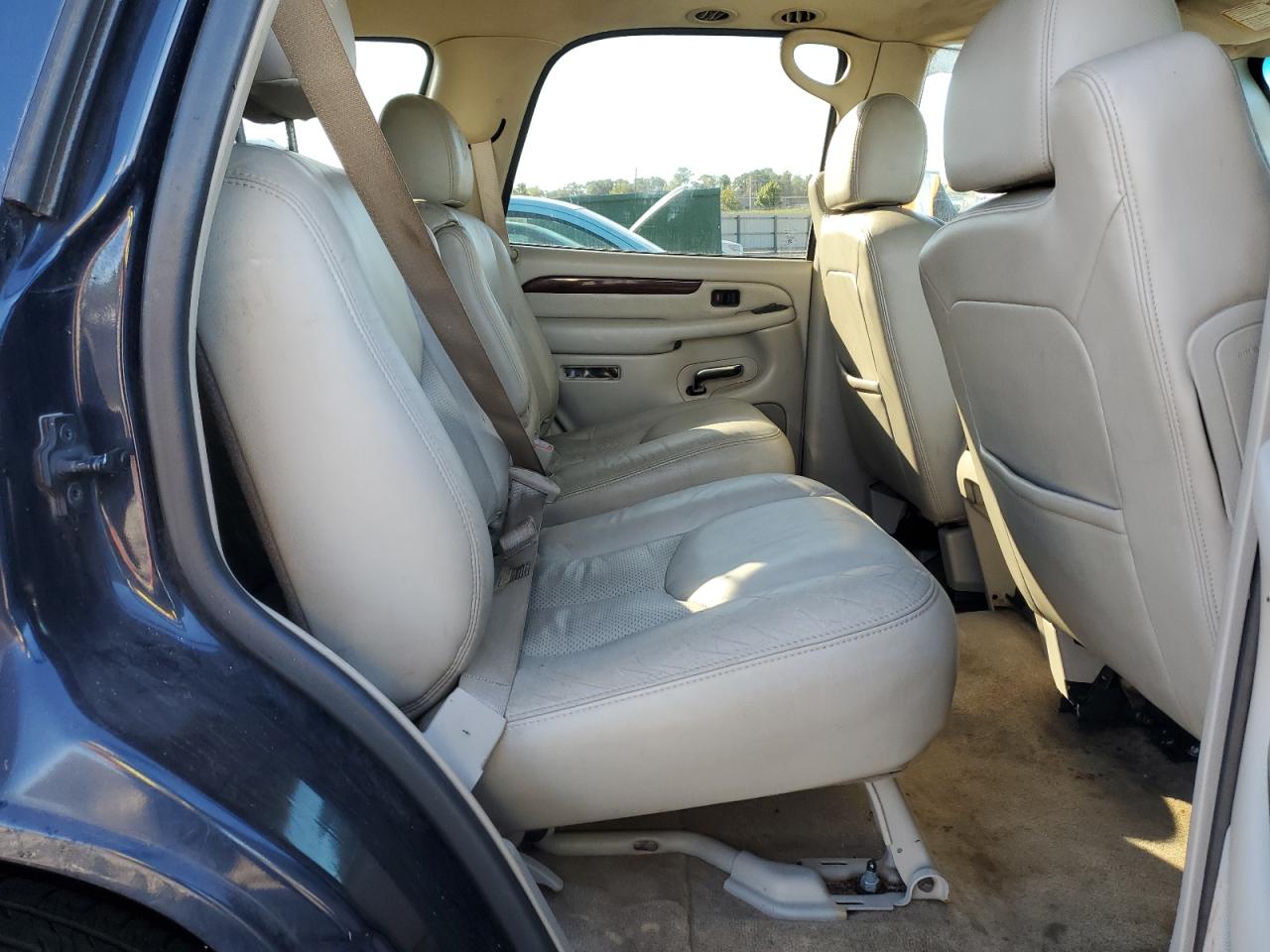 2004 Cadillac Escalade Luxury VIN: 1GYEC63T54R144726 Lot: 87245835