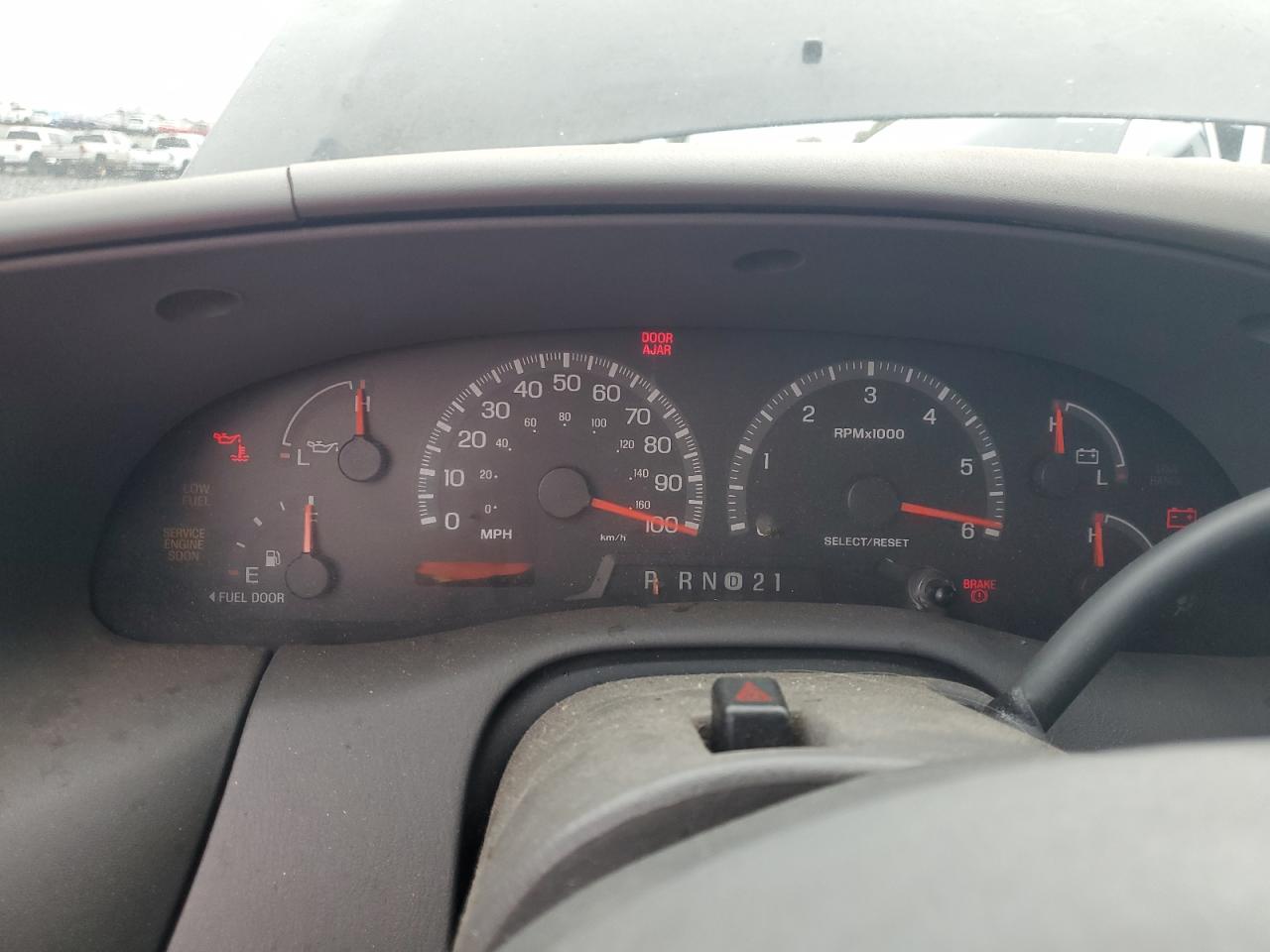 2000 Ford F150 VIN: 1FTRX08L0YKA51662 Lot: 81949075