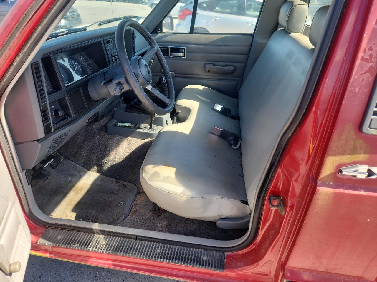 1992 Jeep Comanche VIN: 1J7FJ26SXNL136862 Lot: 84442075