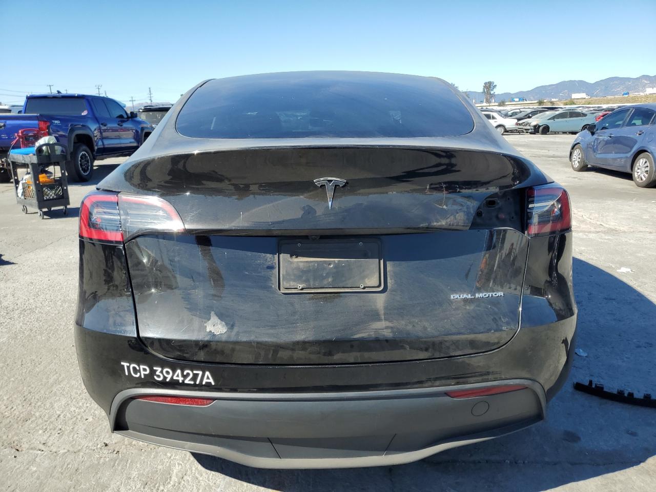 2024 Tesla Model Y VIN: 7SAYGDEE2RA234455 Lot: 90511515