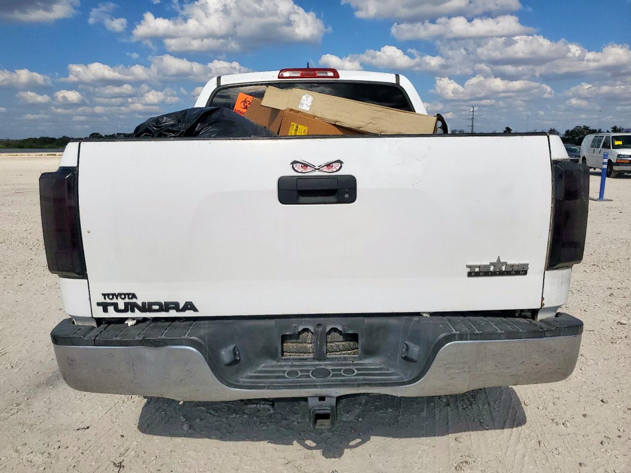 2011 Toyota Tundra Crewmax Sr5 VIN: 5TFEM5F17BX033563 Lot: 86144855
