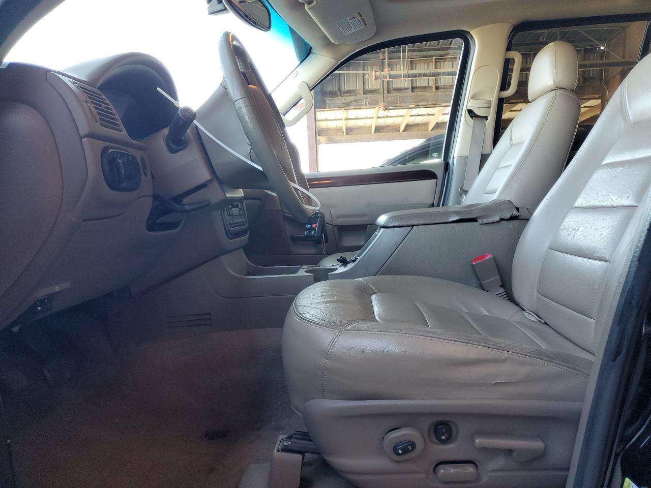 2005 Ford Explorer Limited VIN: 1FMDU75E25UB83562 Lot: 80660215