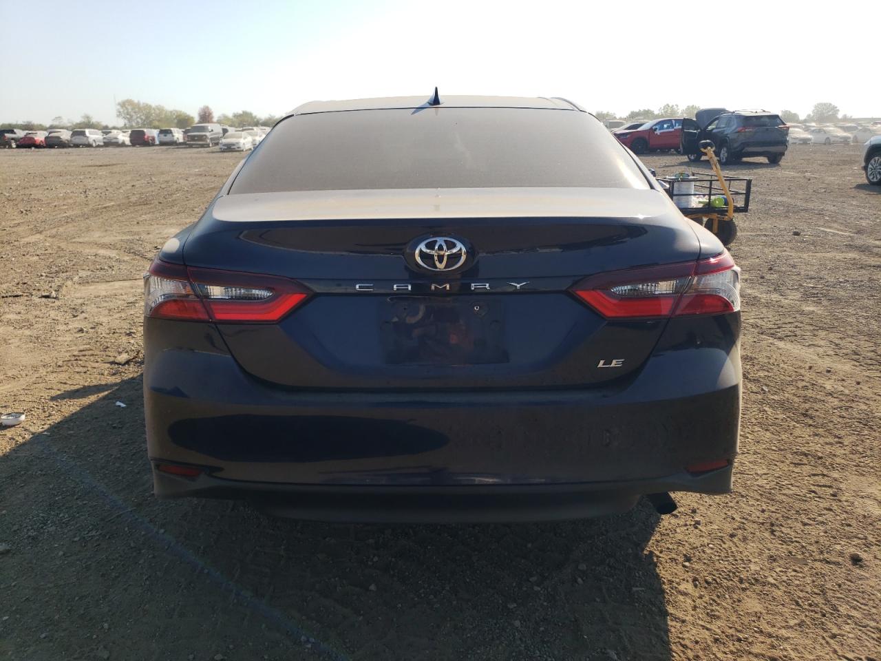 2022 Toyota Camry Le VIN: 4T1C11AK8NU685926 Lot: 84703495