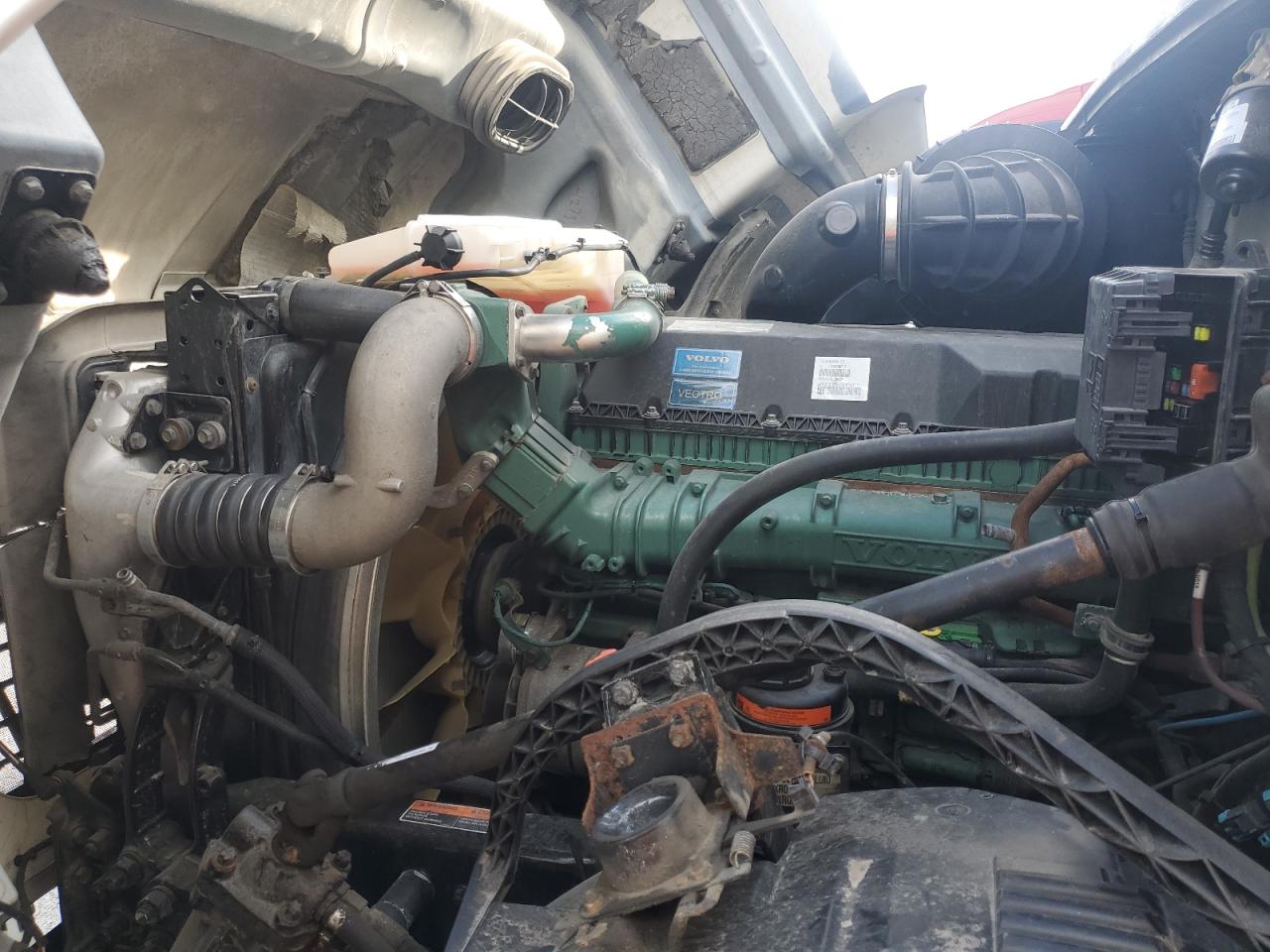 2016 Volvo Vnl Semi Truck VIN: 4V4NC9EH5GN952963 Lot: 84044415