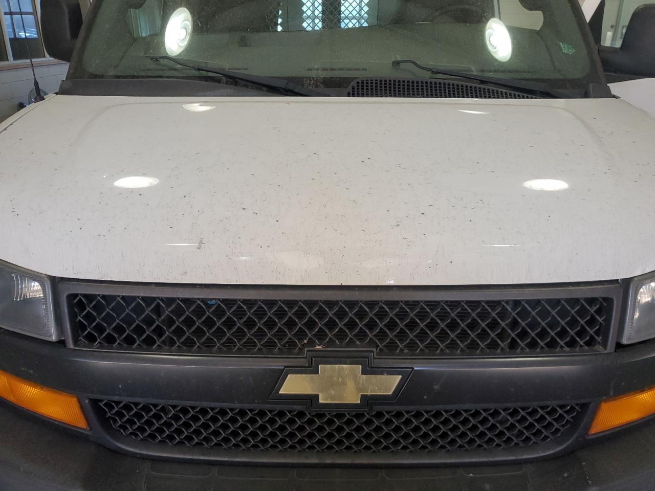 2018 Chevrolet Express G2500 VIN: 1GCWGBFPXJ1332917 Lot: 85335445
