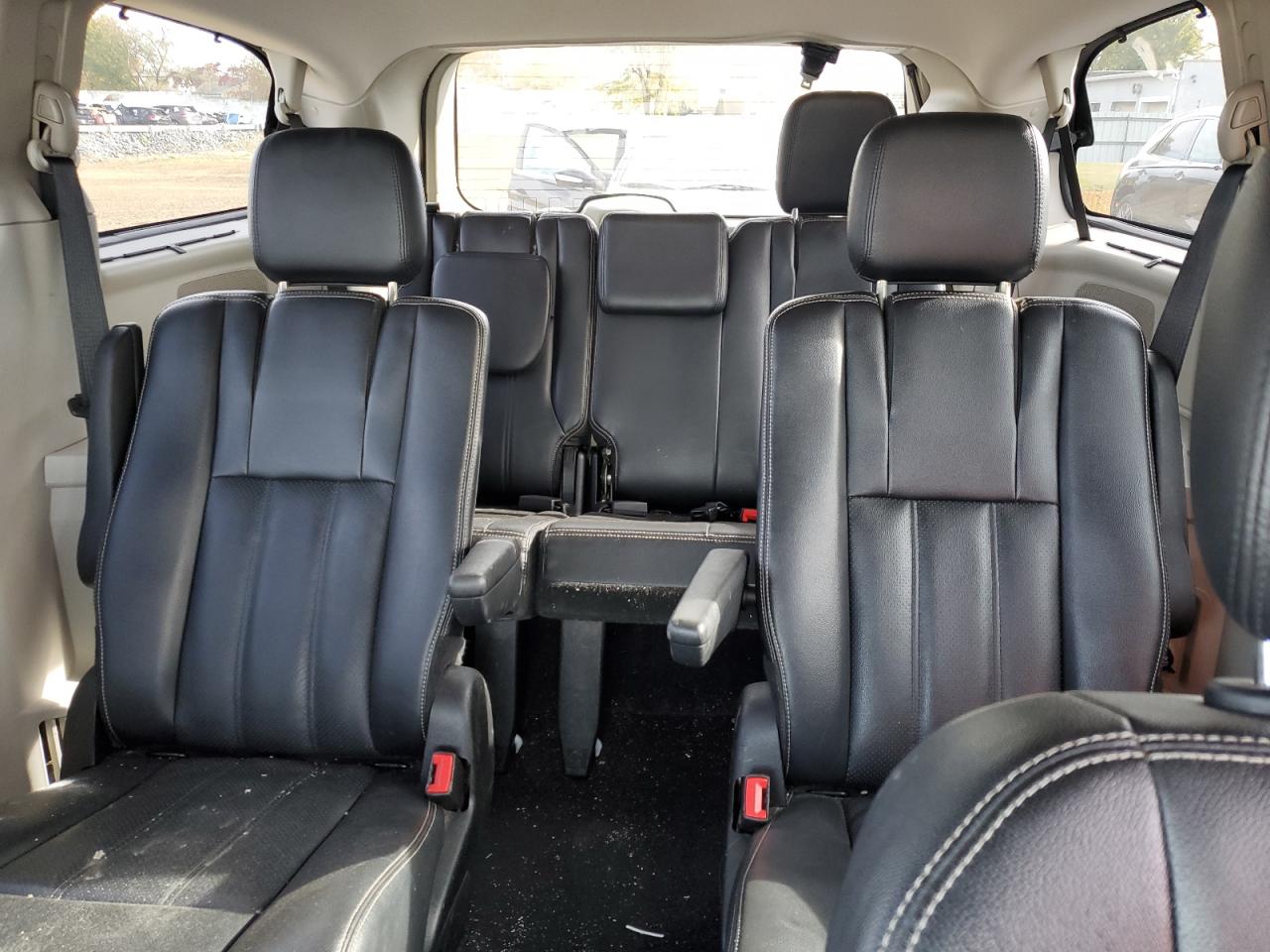 2013 Chrysler Town & Country Touring L VIN: 2C4RC1CG7DR664983 Lot: 89724745