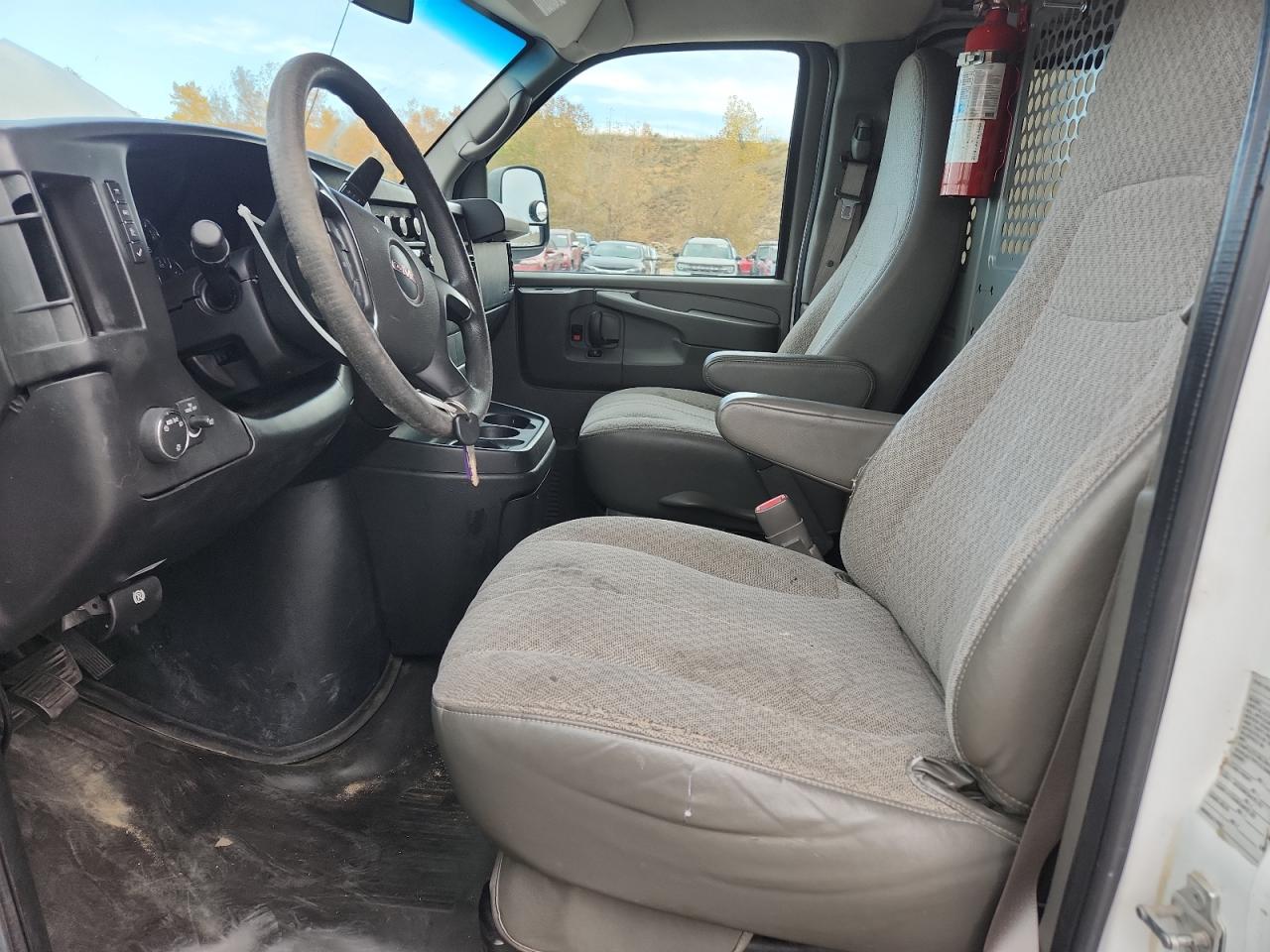 2014 GMC Savana Utility / Service Van VIN: 1GTW7FCA8E1902071 Lot: 89806215