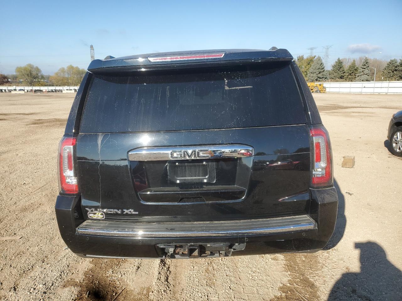 2016 GMC Yukon Xl Denali VIN: 1GKS2HKJ5GR321632 Lot: 90835395