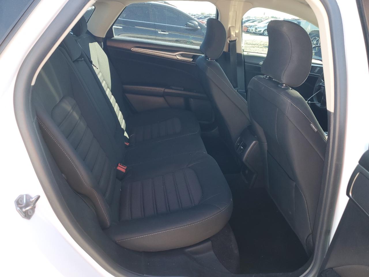 2018 Ford Fusion Se VIN: 3FA6P0H73JR270497 Lot: 82198635