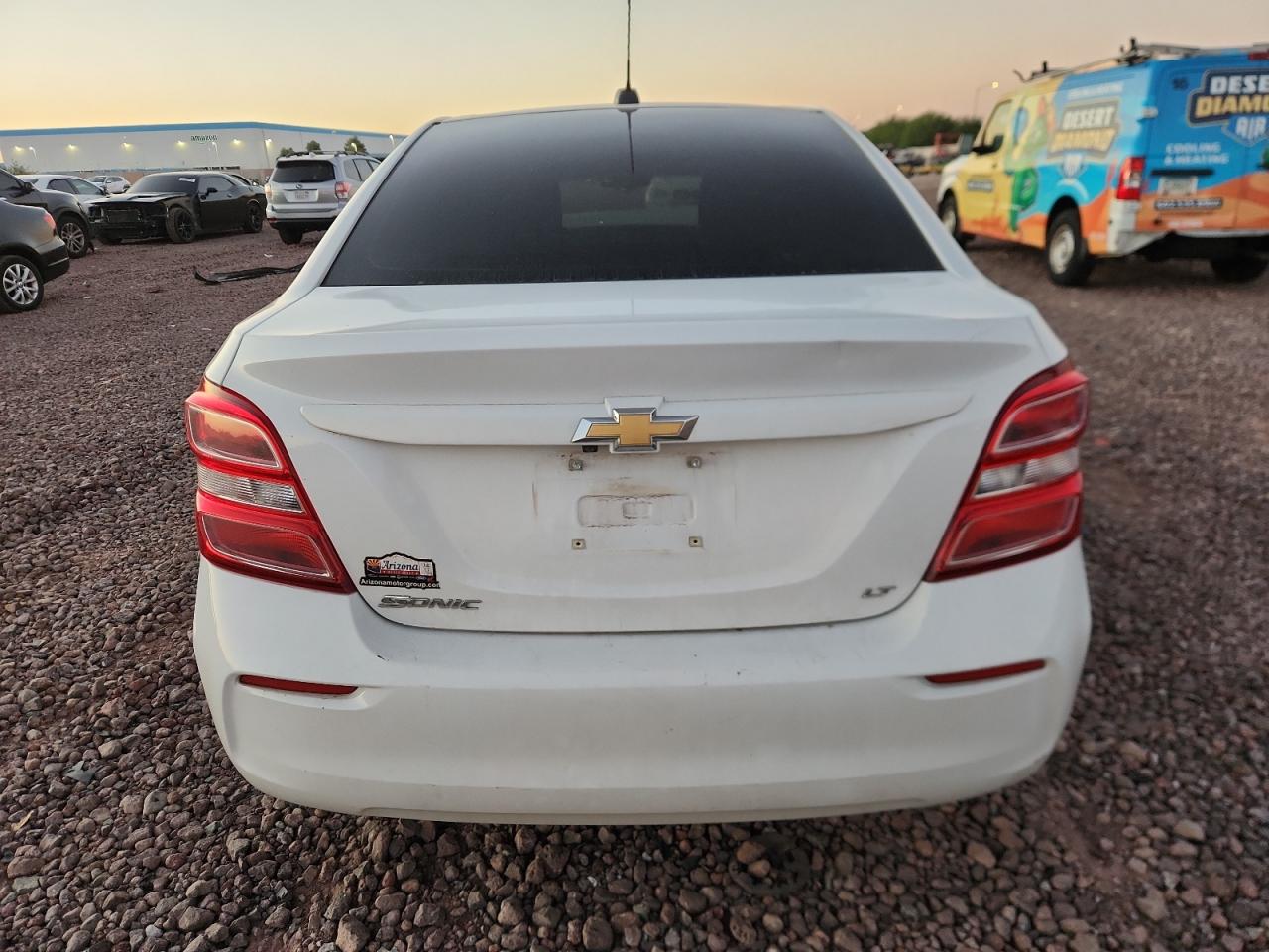 2019 Chevrolet Sonic Lt VIN: 1G1JD5SBXK4117822 Lot: 90498575