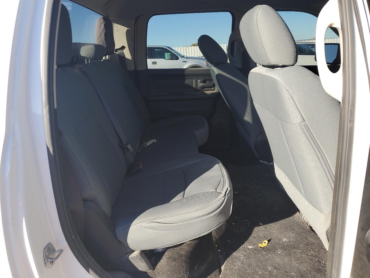 2015 Ram 1500 St VIN: 1C6RR7KMXFS585177 Lot: 89642395