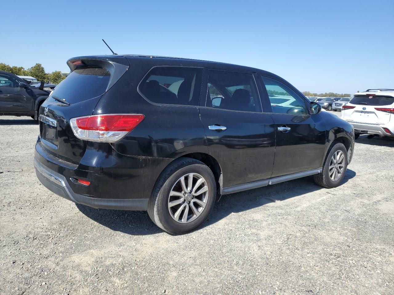 2014 Nissan Pathfinder S black suv gas 5N1AR2MN3EC652057 photo #4