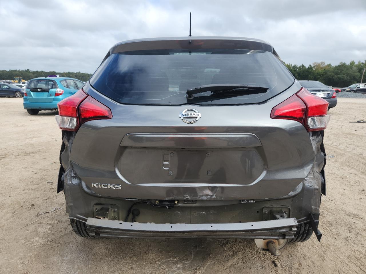 2018 Nissan Kicks S VIN: 3N1CP5CU3JL537666 Lot: 85333425