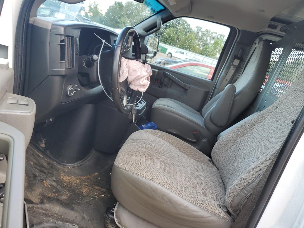 2017 Chevrolet Express G2500 VIN: 1GCWGAFF8H1120951 Lot: 82195555