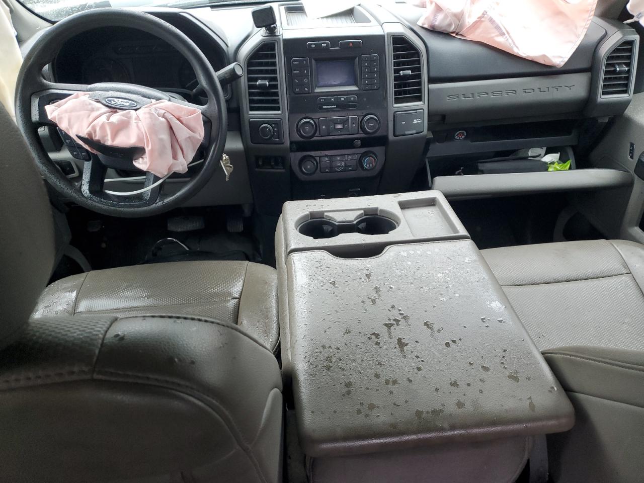 2020 Ford F350 Super Duty Utility / Service Truck VIN: 1FD8W3HTXLEC54092 Lot: 89901945