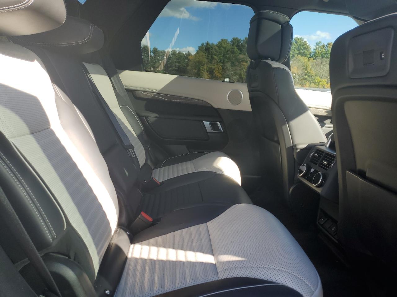 2023 Land Rover Discovery Metropolitan Edition VIN: SALRW4EU8P2473175 Lot: 87425985