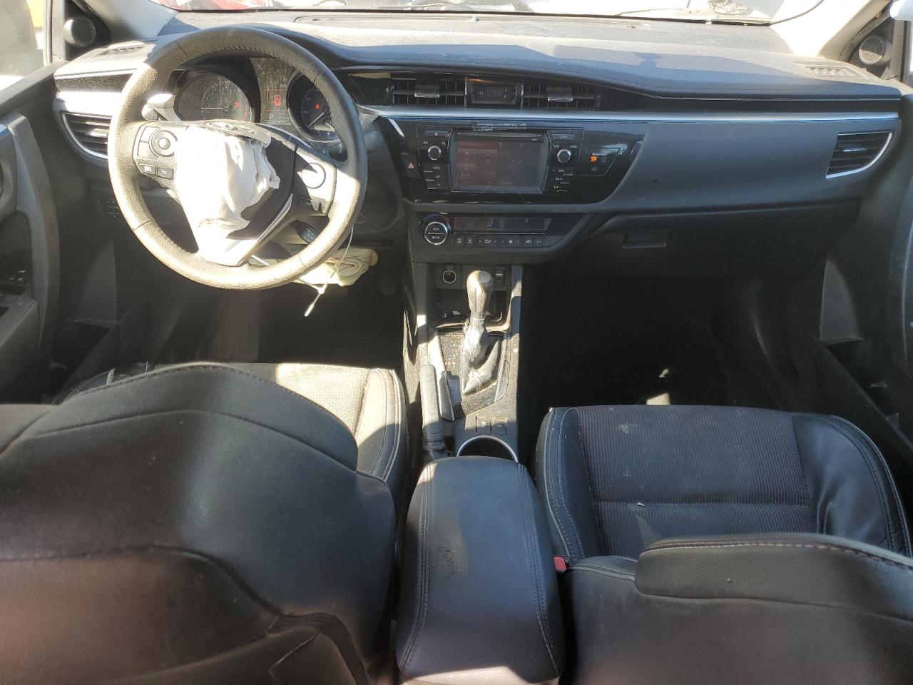 2015 Toyota Corolla L VIN: 5YFBURHE2FP278205 Lot: 85641605
