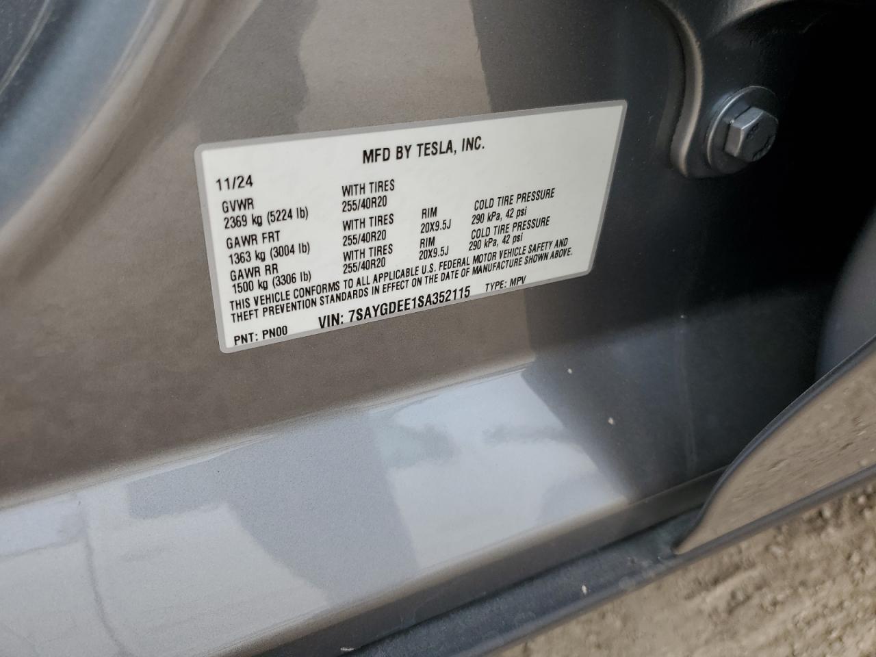 2025 Tesla Model Y VIN: 7SAYGDEE1SA352115 Lot: 89559375