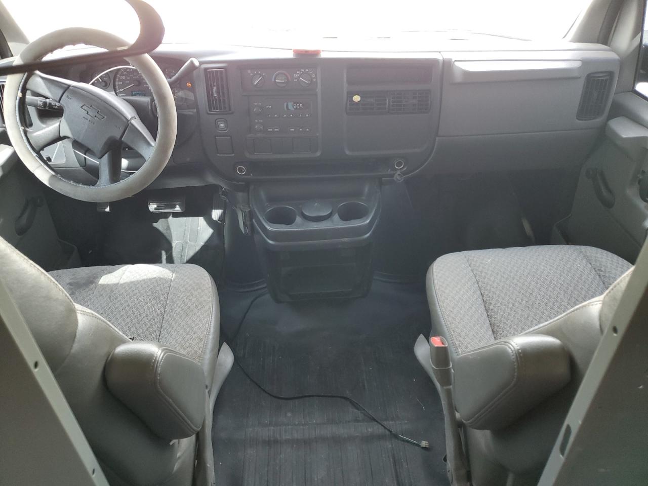 2005 Chevrolet Express G1500 VIN: 1GCFG15X551183687 Lot: 85323365