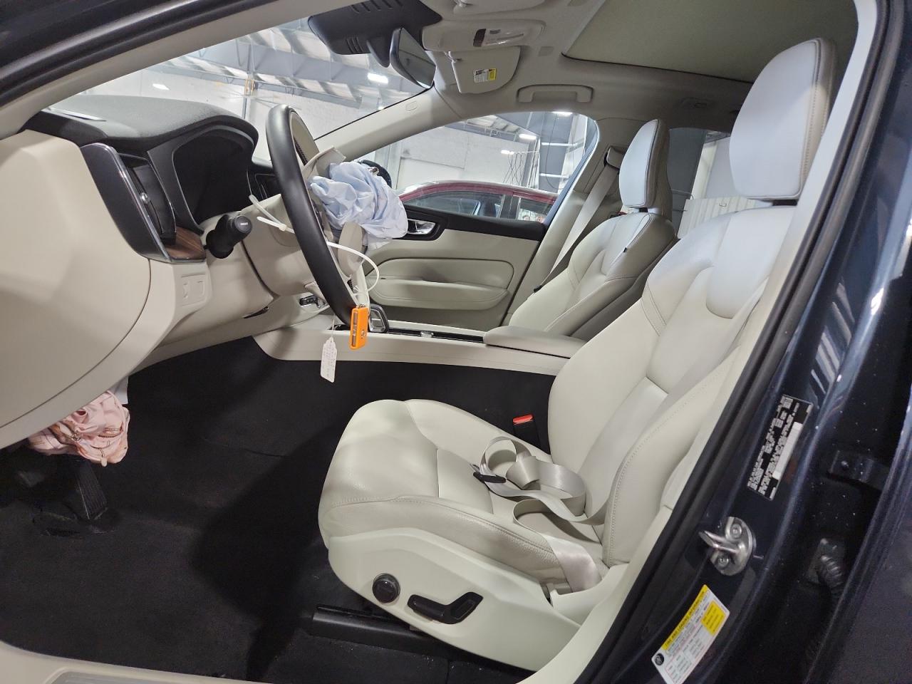 2022 Volvo Xc60 B5 Momentum VIN: YV4L12RK0N1018426 Lot: 85317955