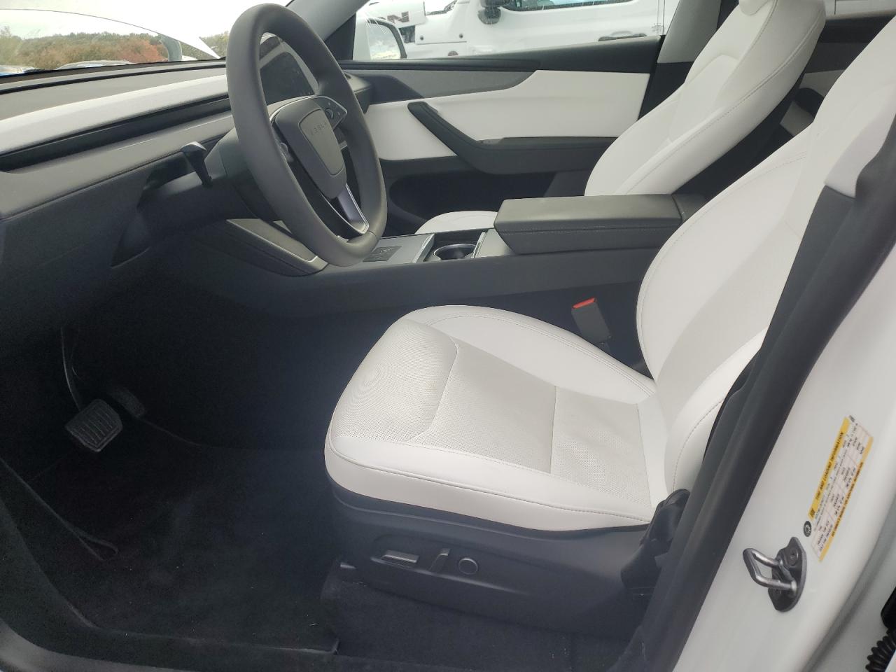 2026 Tesla Model Y VIN: 7SAYGDEE5TF410036 Lot: 84451435