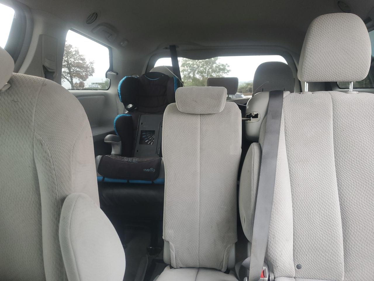 2012 Toyota Sienna Base VIN: 5TDKA3DC4CS015162 Lot: 82379165