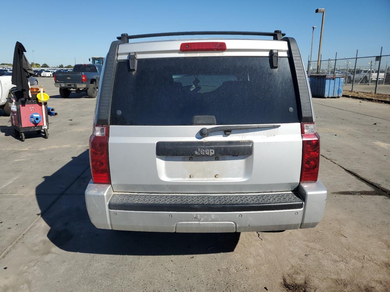 2006 Jeep Commander VIN: 1J8HH48K56C355688 Lot: 85169995