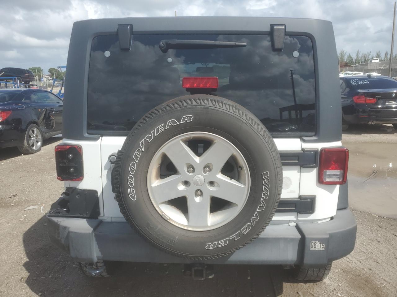 2015 Jeep Wrangler Unlimited Sport VIN: 1C4BJWDG0FL745449 Lot: 84767215